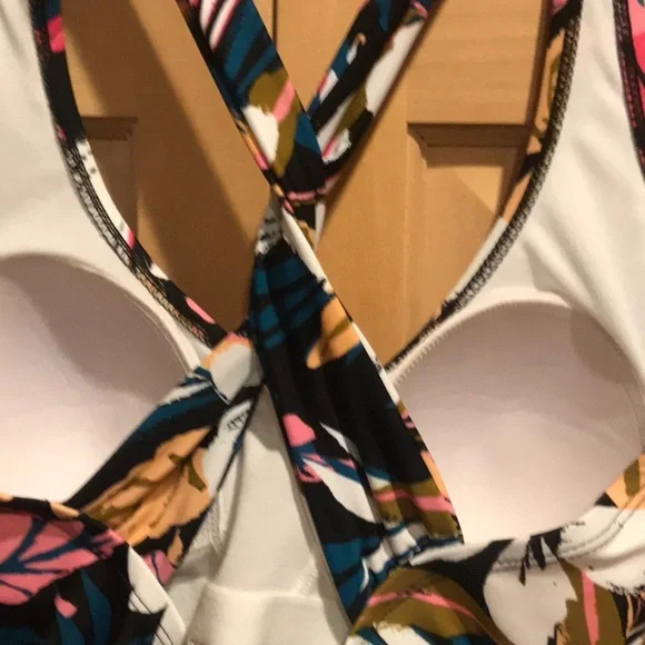 New Kona Sol swimsuit - Picture 4 of 7